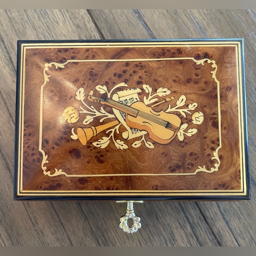 Splendid Italian Violin Inlaid Elegant Wood Music/Jewelry Box Hand Made in Italy